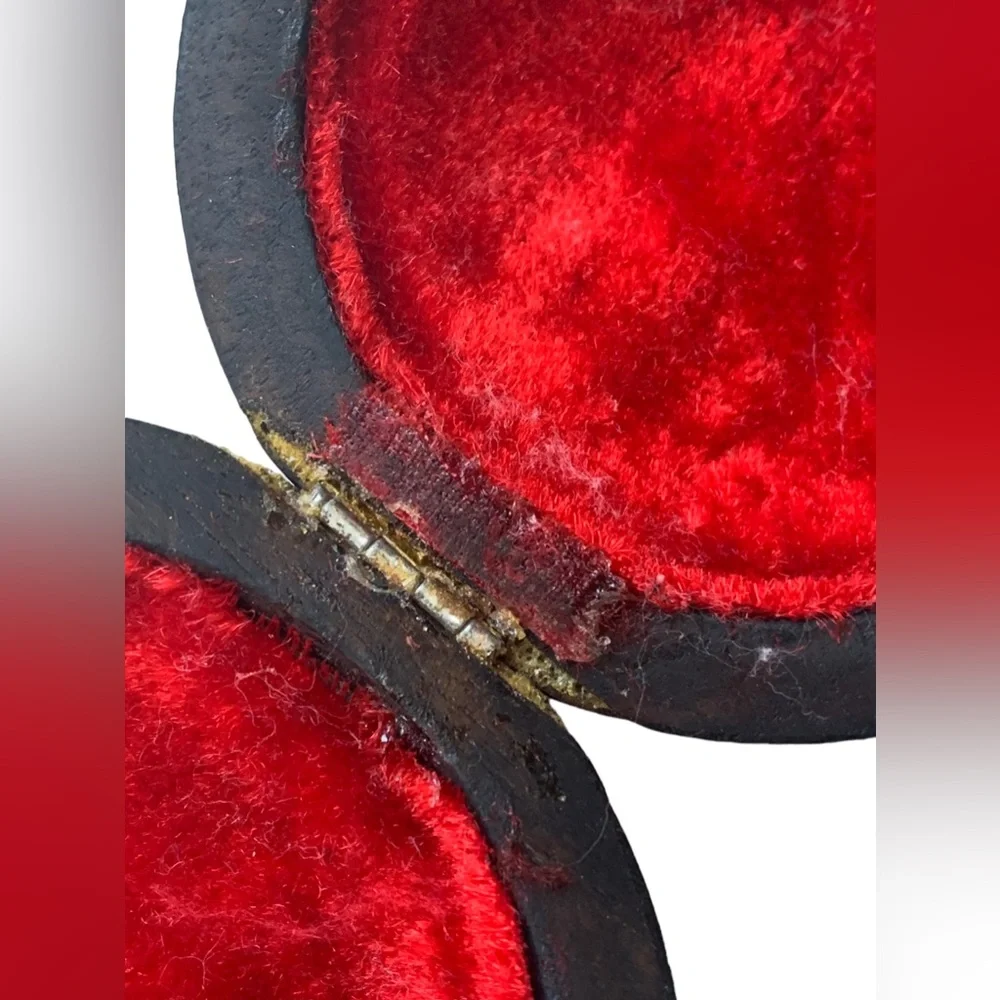 Vintage Walnut Wood Mother of Pearl MOP Inlay Red Velvet Interior Ring Gift Box